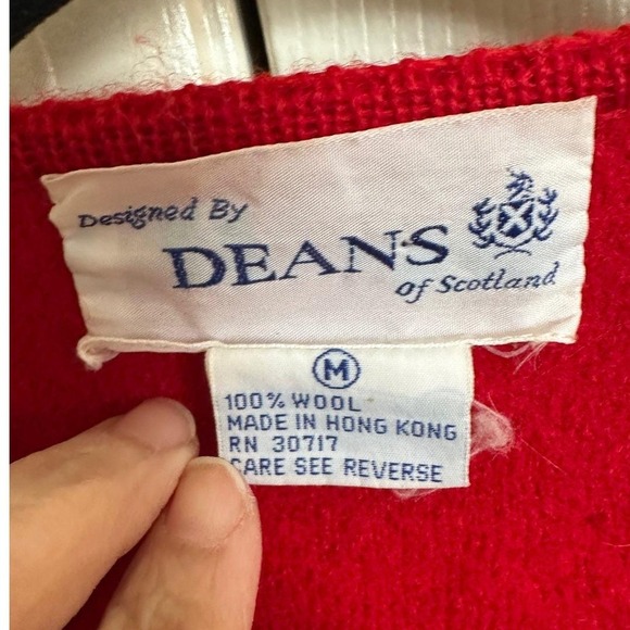Vintage DEANS of Scotland Red 100% Wool Button Front Cardigan Sweater Medium - Picture 6 of 7
